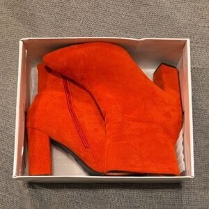 LIKE NEW || Women's Size 9.5/42 || Red Suede Ankle Boots